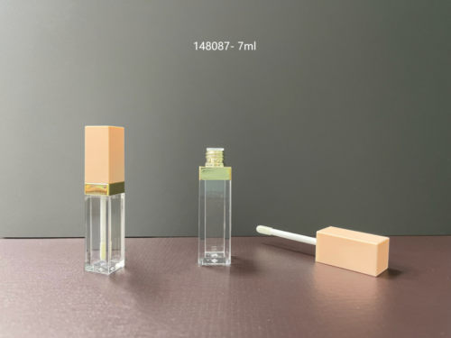 148087
Lipgloss with Applicator