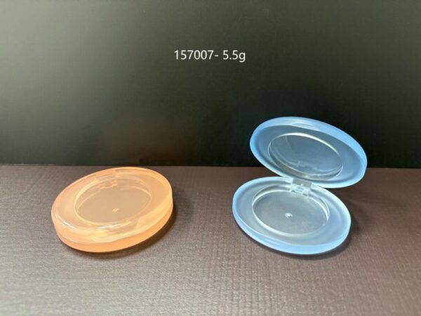 157007
Compact with Snap Closure