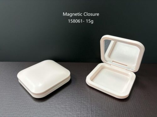 158061
Square Compact with Mirror and Magnetic Closure