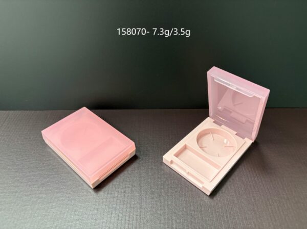158070
Two-Color Square Compact with Snap Closure