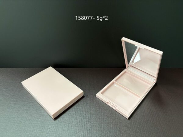 158077
Multi-Color Square Compact with Mirror and Snap Closure