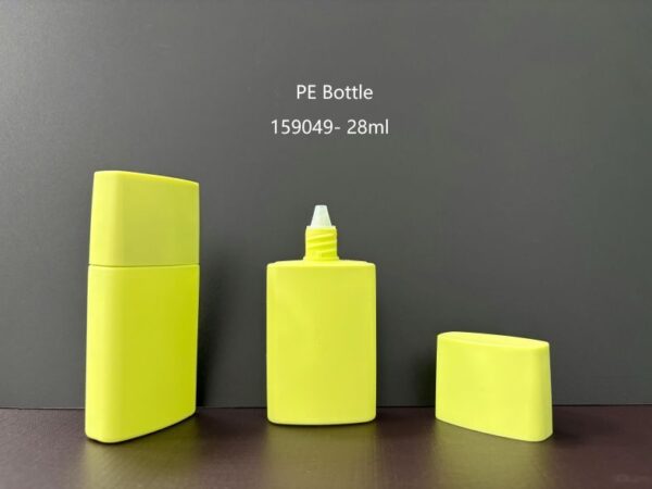 159049
Square Bottle