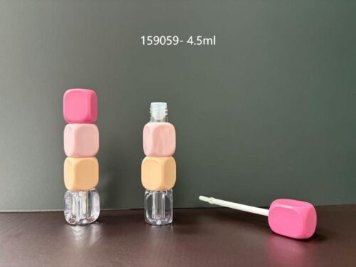 159059
Lipgloss with Applicator