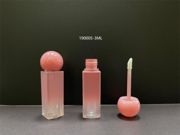 190005
Square Lipgloss with Applicator