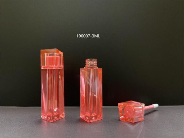 190007
Shaped Lipgloss with Applicator