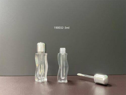 190032
Shaped Lipgloss with Applicator