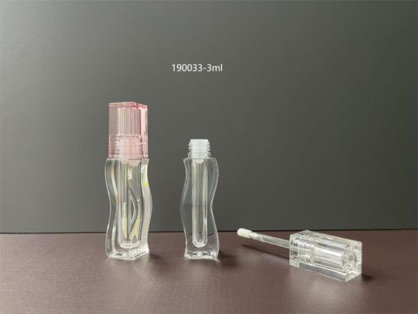 190033
Shaped Lipgloss with Applicator