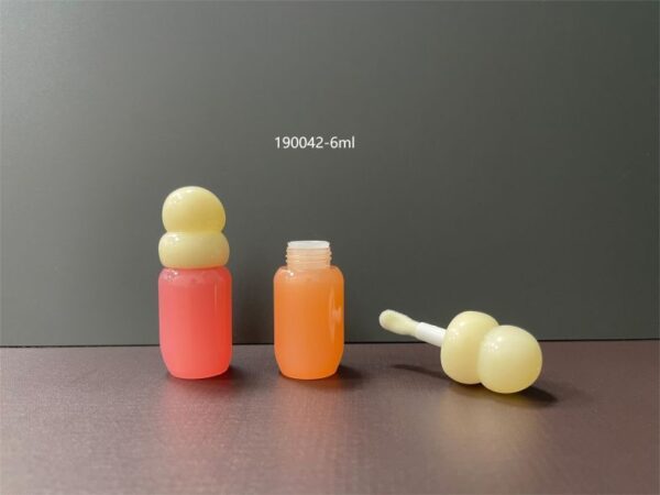 190042
Shaped Lipgloss with Applicator
