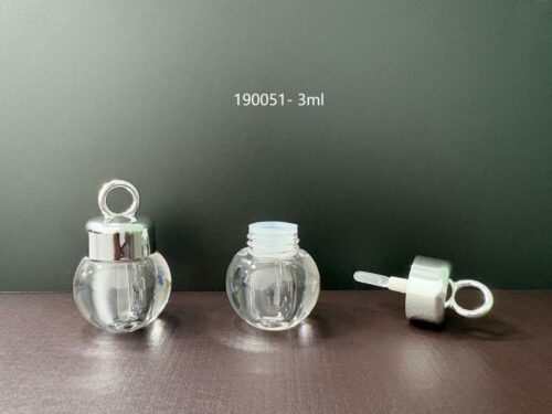 190051
Shaped Lipgloss with Applicator and Loop