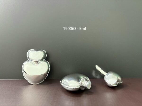 190063
Shaped Lipgloss with Applicator