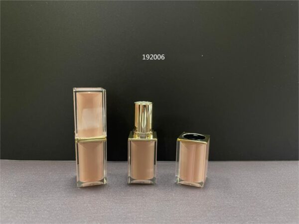 192006
Square Lipstick with Double-Wall