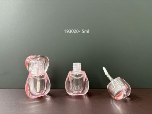 193020
Shaped Lipgloss with Applicator