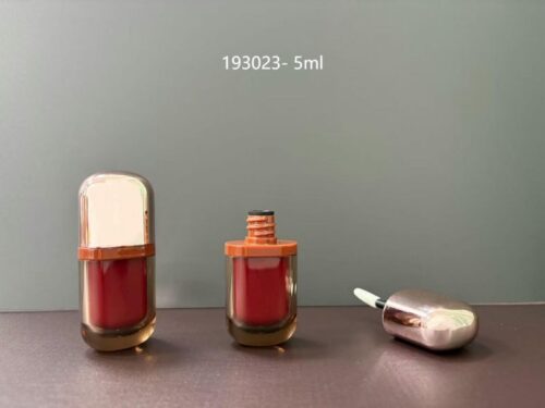 193023
Shaped Lipgloss with Applicator and Double-Wall
