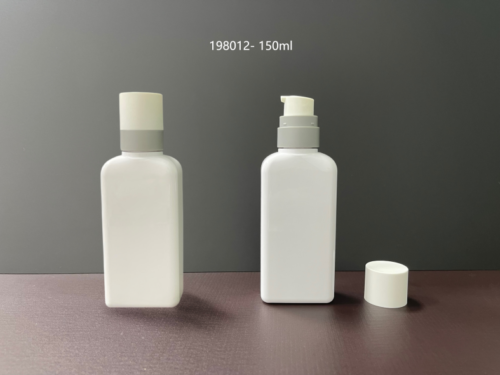 198012
Square Bottle