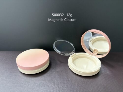500032
Compact with Mirror and Center Plate