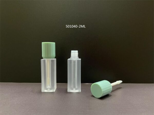 501040
Lipgloss with Applicator
