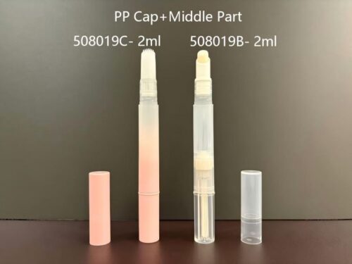 508019B
Lipgloss with Applicator