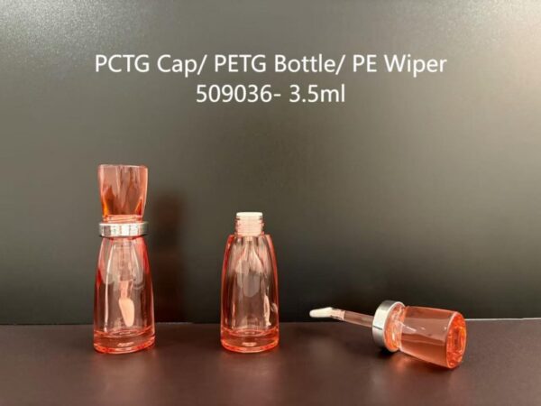 509036
Shaped Lipgloss with Applicator and Deco Top