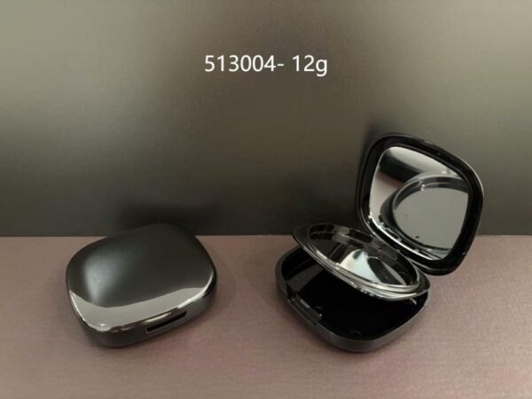 513004
Square Compact with Mirror and Center Plate