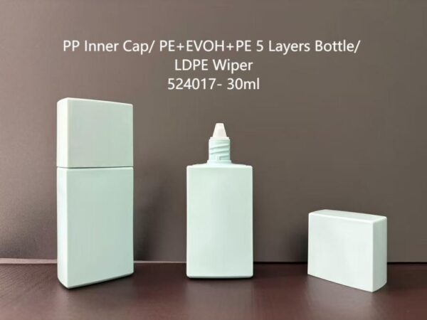 524017
Square Bottle