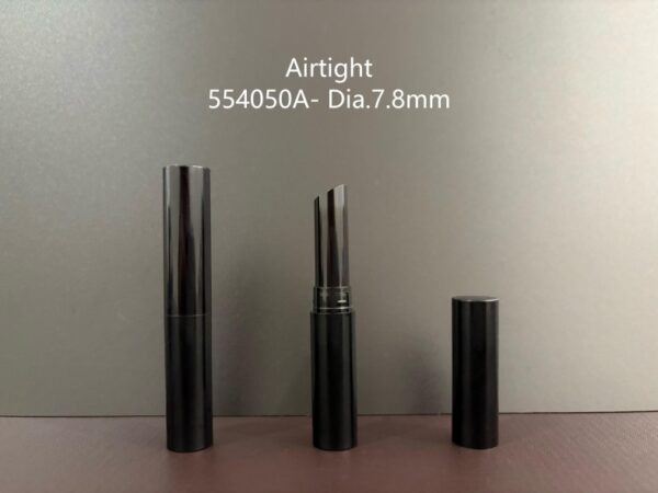 554050A
Lipstick with Airtight