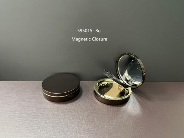 595015
Compact with Mirror and Center Plate