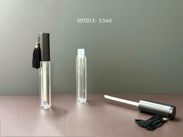 597013
Lipgloss with Applicator and Loop