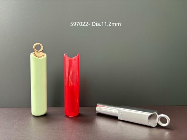 597022
Shaped Lipstick with Loop
