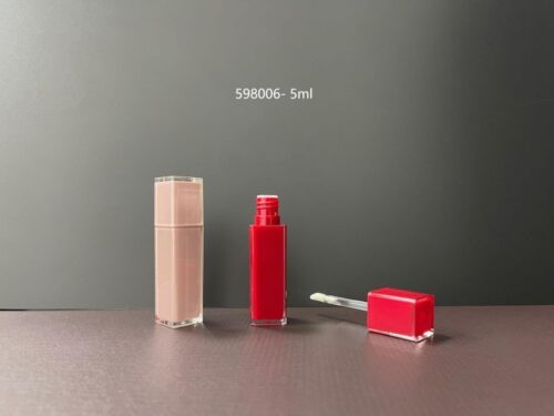 598006
Square Lipgloss with Applicator and Double-Wall