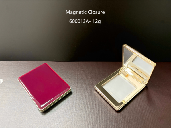 600013A
Square Compact with Mirror