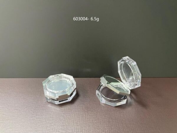 603004
Multi-Color Compact with Mirror and Center Plate