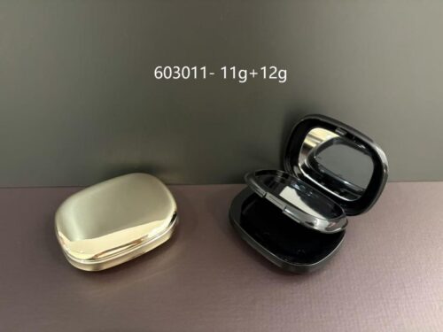603011
Multi-Color Square Compact with Mirror and Center Plate