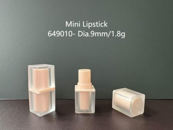 649010
Square Lipstick with Double-Wall