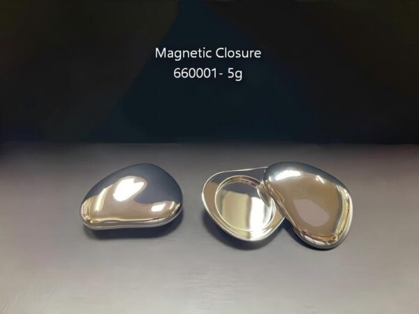 660001
Shaped Compact with Twist Closure