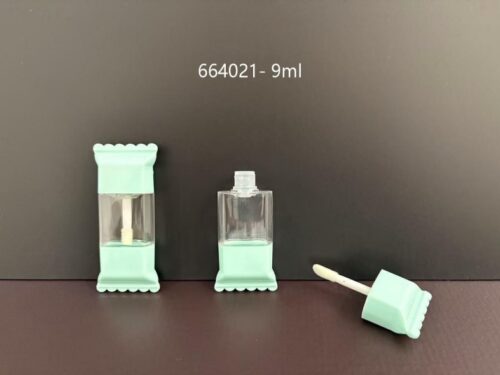 664021
Lipgloss with Applicator