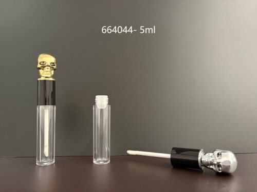 664044
Lipgloss with Applicator