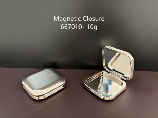 667010
Square Compact with Mirror