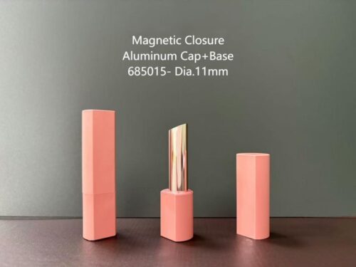 685015
Shaped Lipstick with Magnetic Closure, S-Free