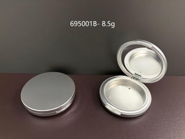 695001B
Compact with Mirror