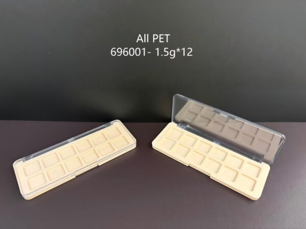 696001
Multi-Color Compact with Snap Closure, S-Free and Mono-Material