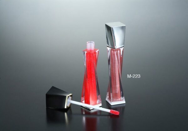 M-223
Shaped Lipgloss