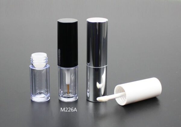 M-226A
Lipgloss with Applicator