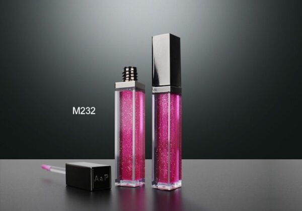M-232
Square Lipgloss with Applicator