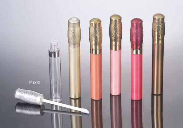 P-002-7.5g-Single-Screw-Closure-Regular-Wand.jpg P-002
Shaped Lipgloss