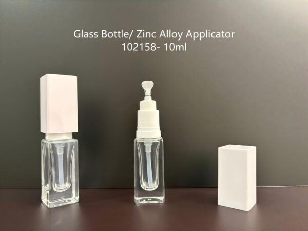 102158
Square Bottle with Applicator